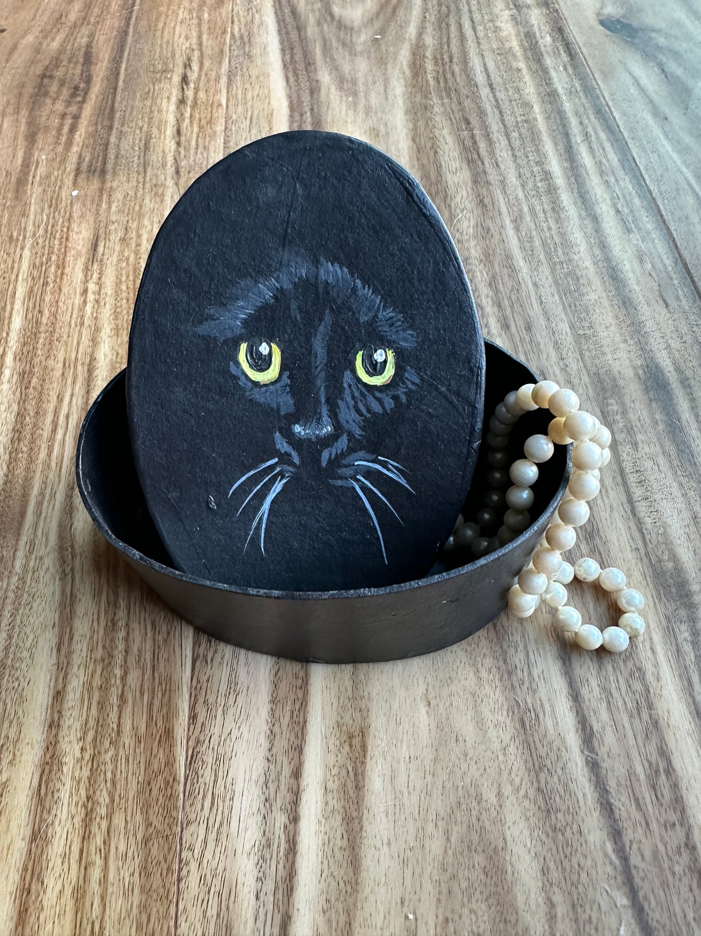 Black Cat Oval Box 4x5 inches sturdy Cardboard FREE SHIPPING